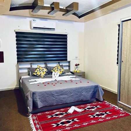 Petra B12 Hostel Вади Муса Екстериор снимка