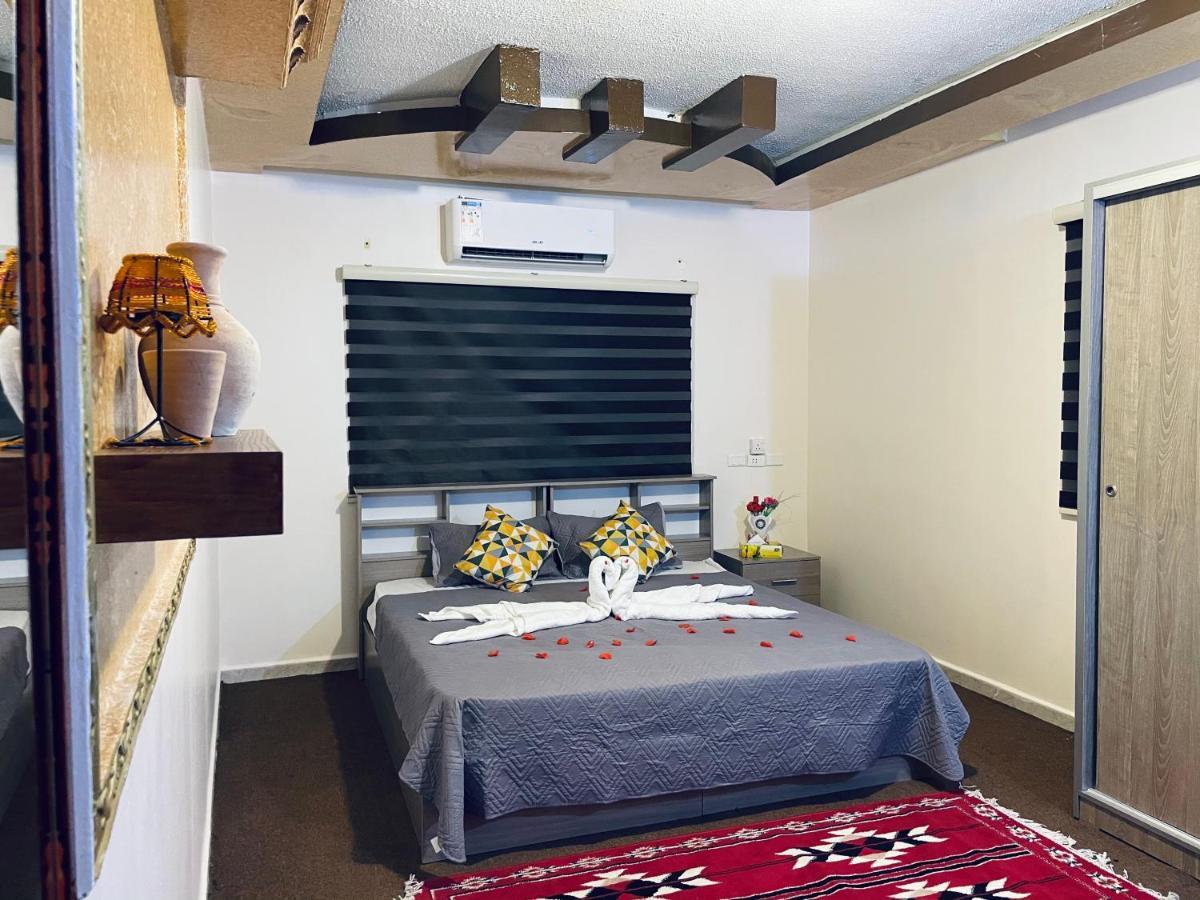 Petra B12 Hostel Вади Муса Екстериор снимка